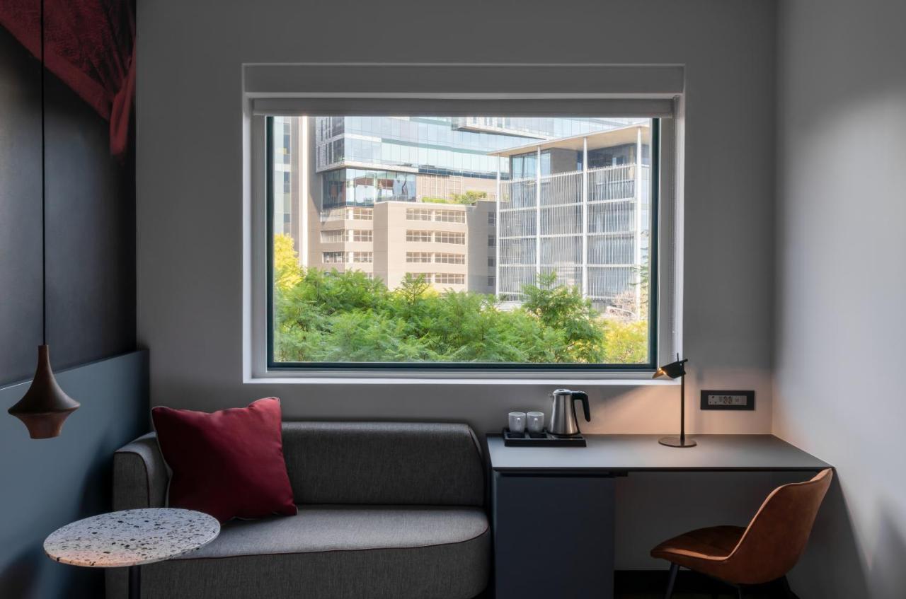 Radisson Red Hotel Johannesburg Rosebank Esterno foto