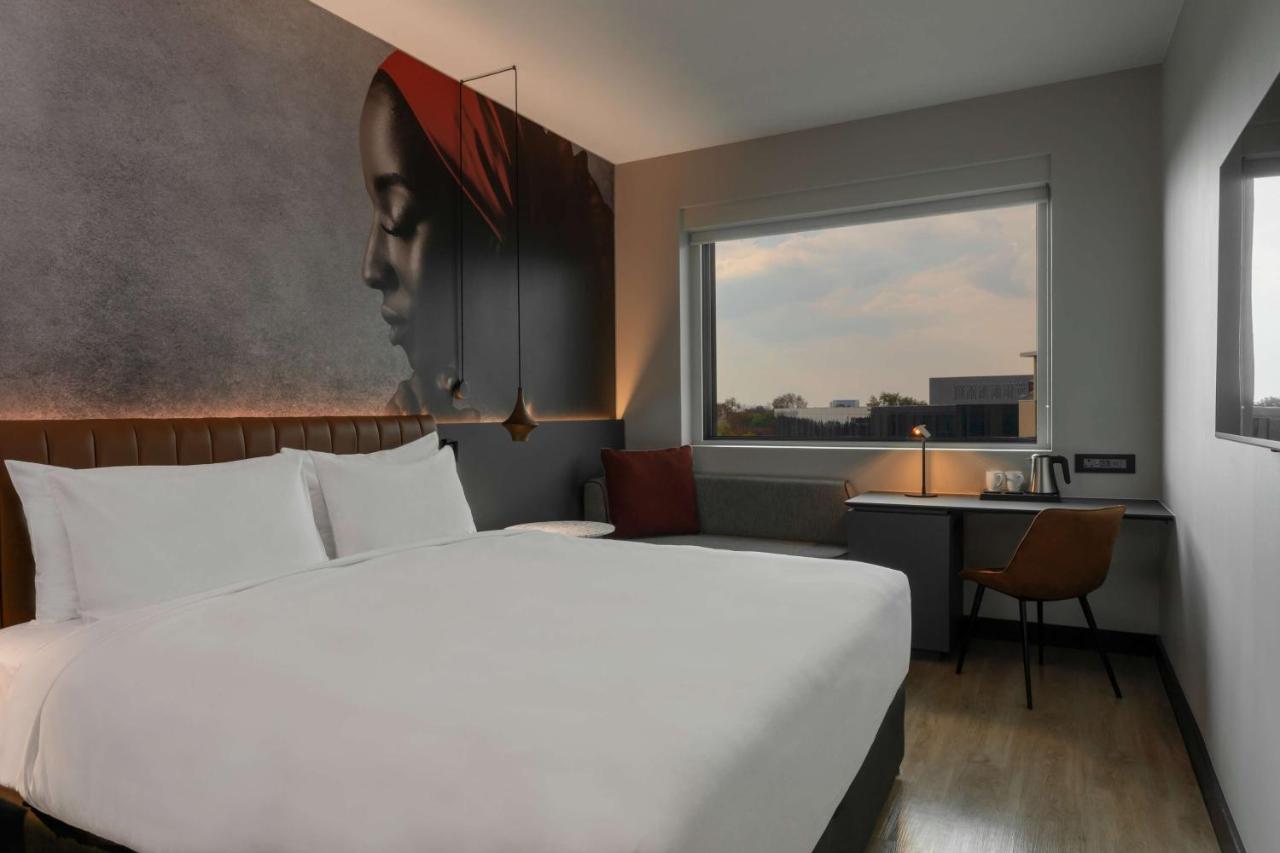 Radisson Red Hotel Johannesburg Rosebank Esterno foto