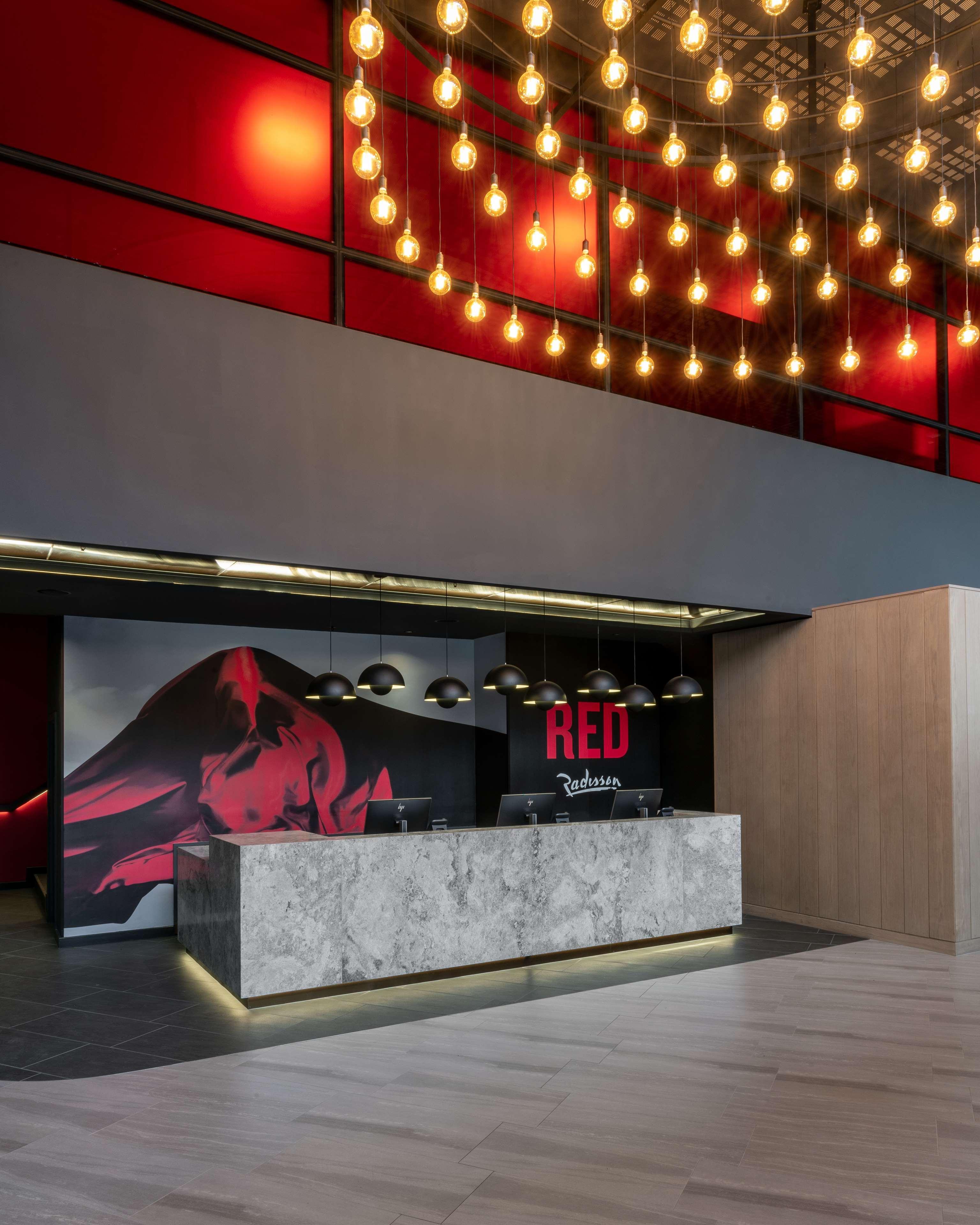 Radisson Red Hotel Johannesburg Rosebank Esterno foto