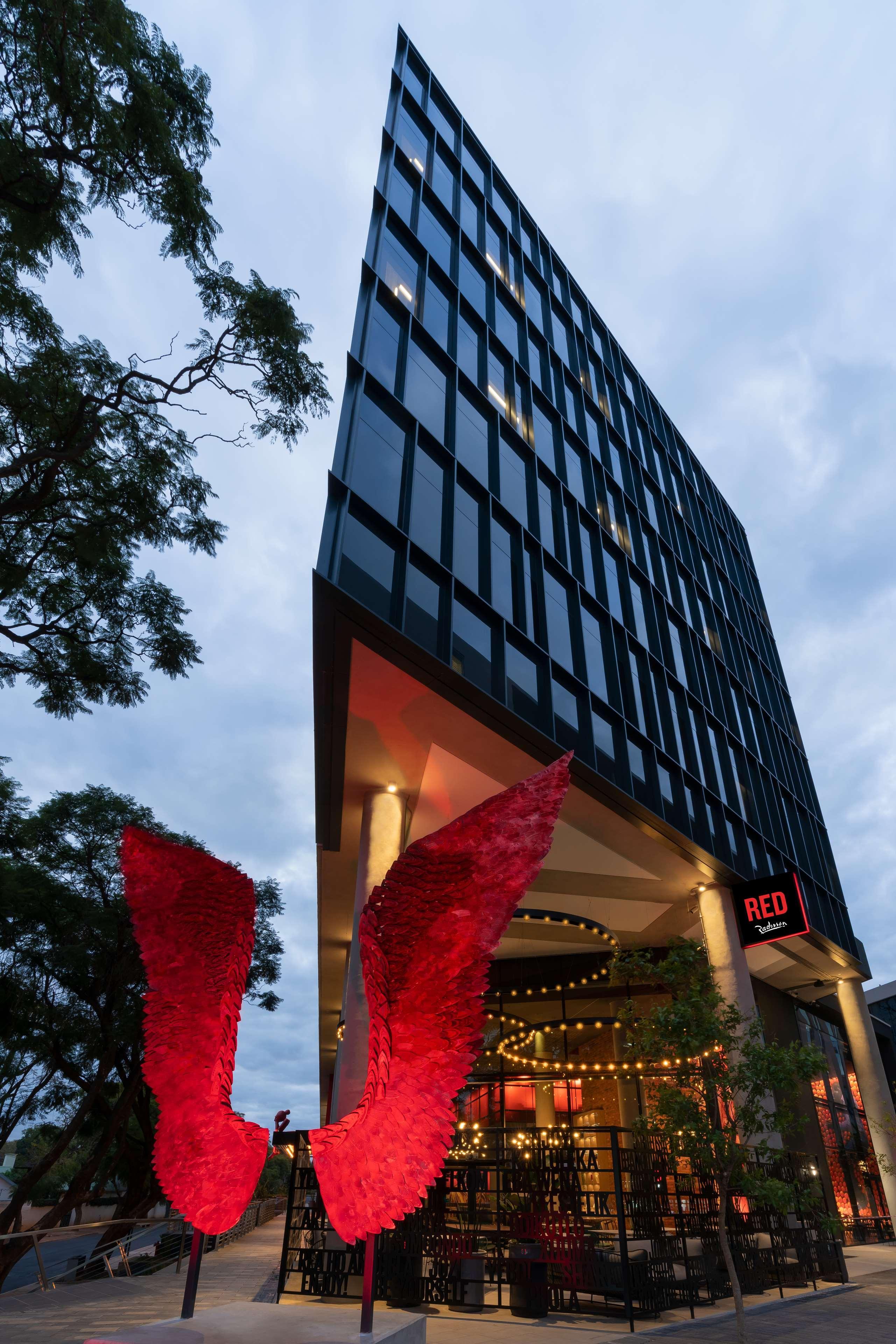 Radisson Red Hotel Johannesburg Rosebank Esterno foto