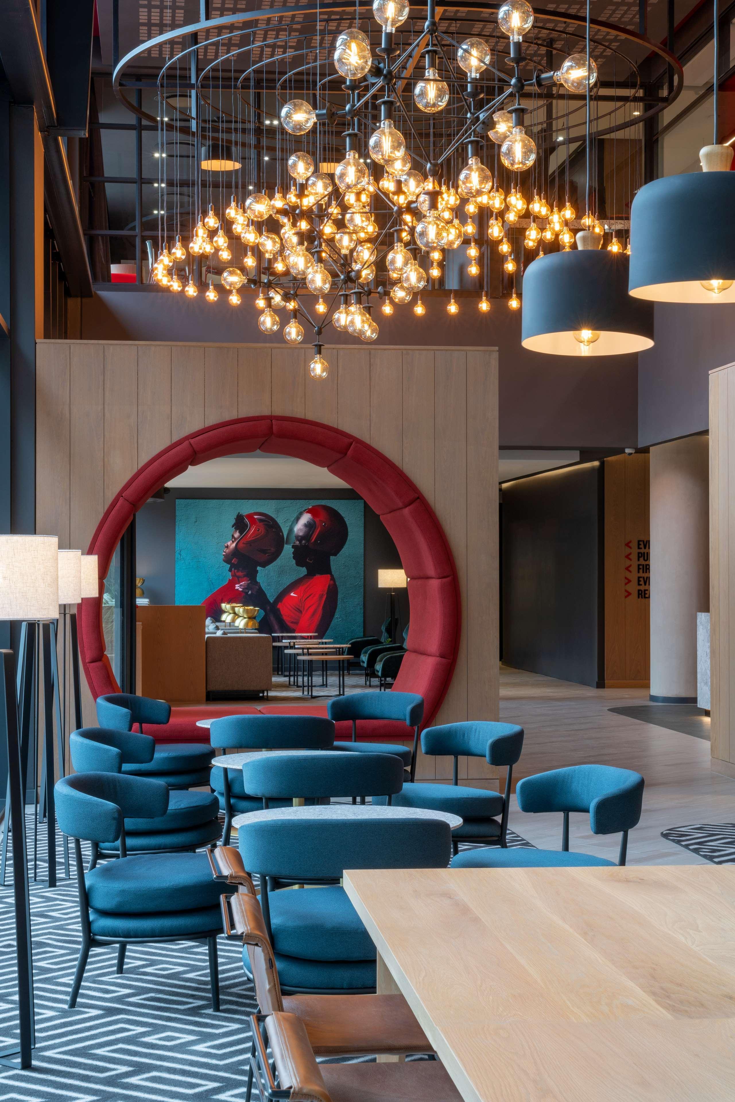 Radisson Red Hotel Johannesburg Rosebank Esterno foto