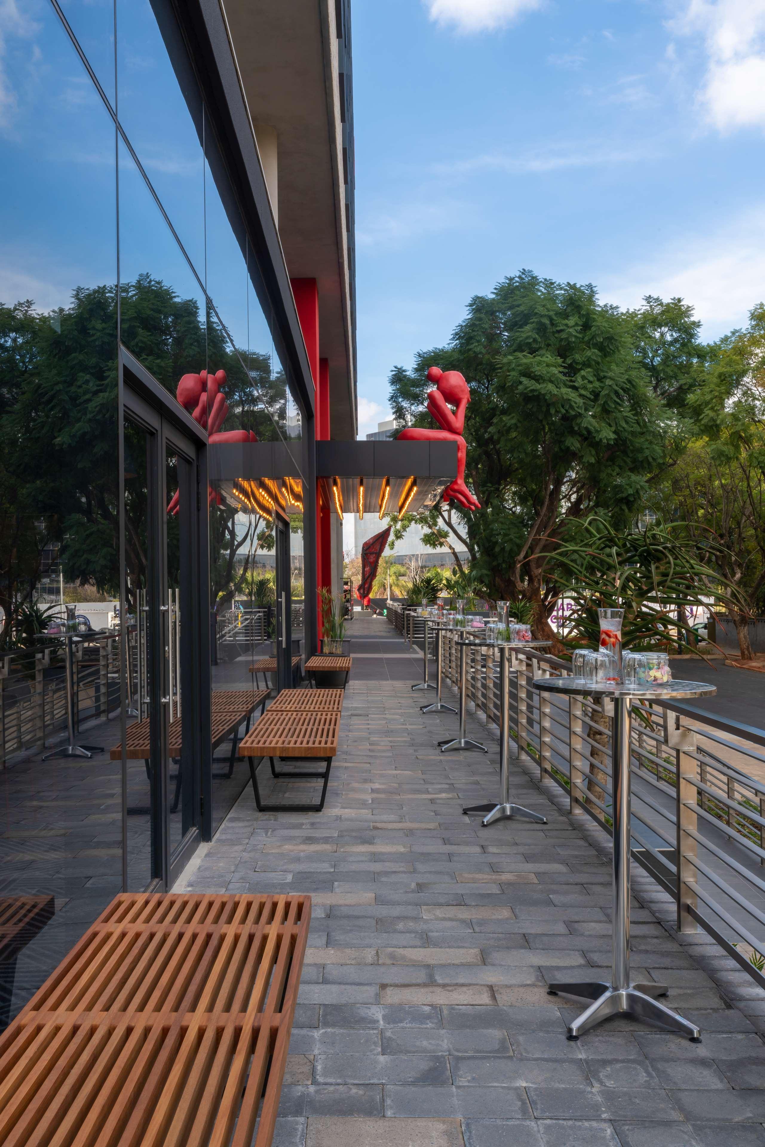 Radisson Red Hotel Johannesburg Rosebank Esterno foto