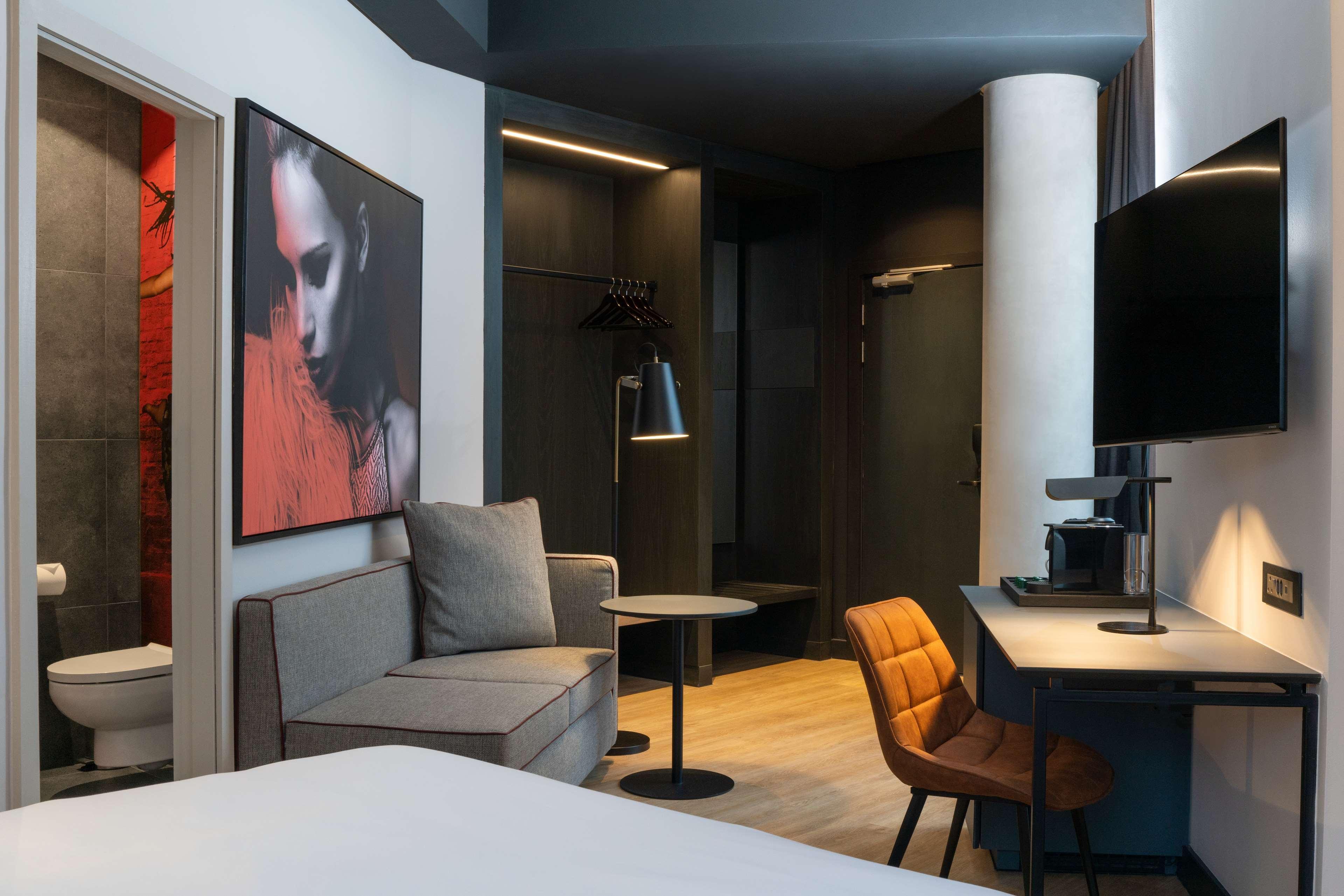 Radisson Red Hotel Johannesburg Rosebank Esterno foto