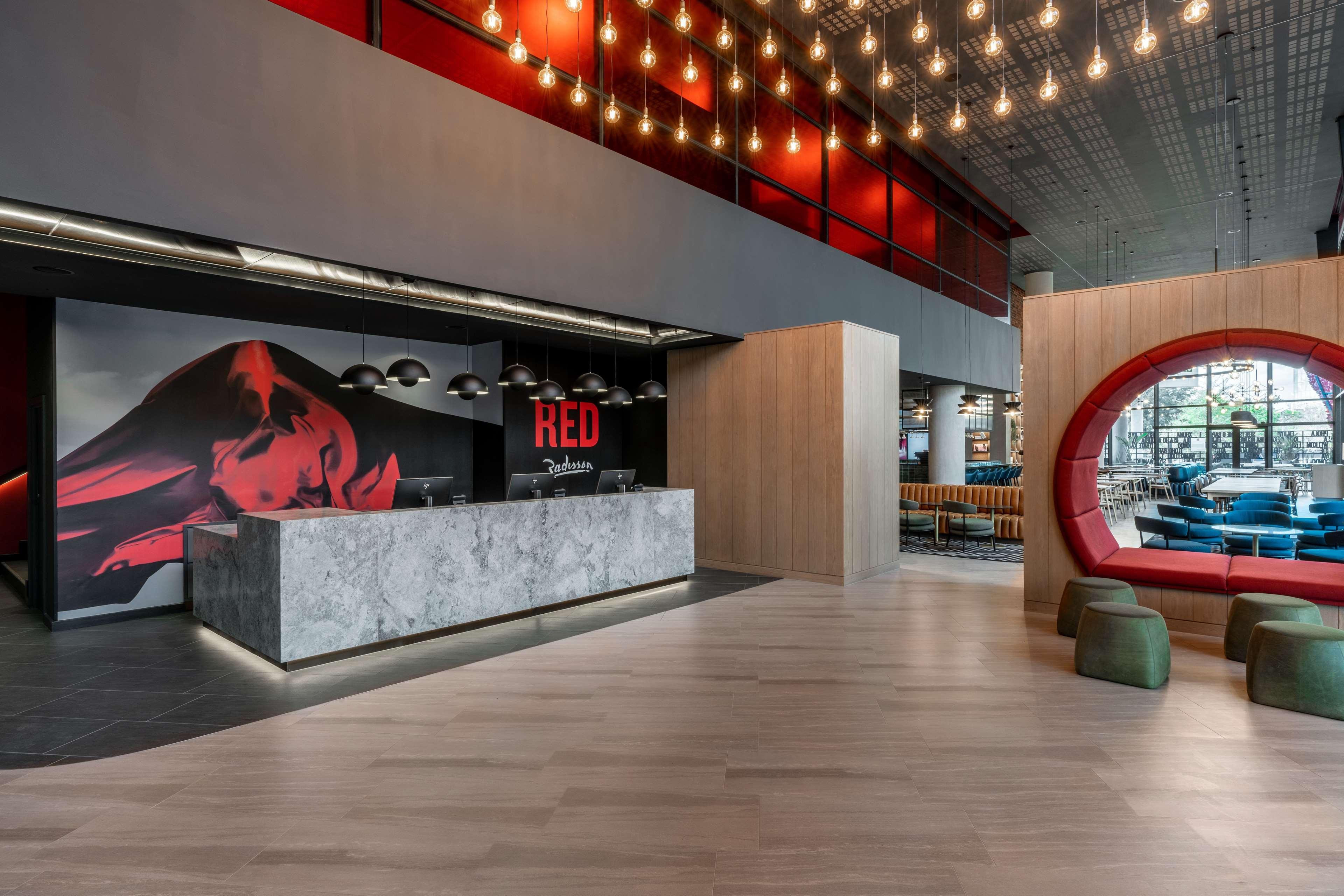 Radisson Red Hotel Johannesburg Rosebank Esterno foto
