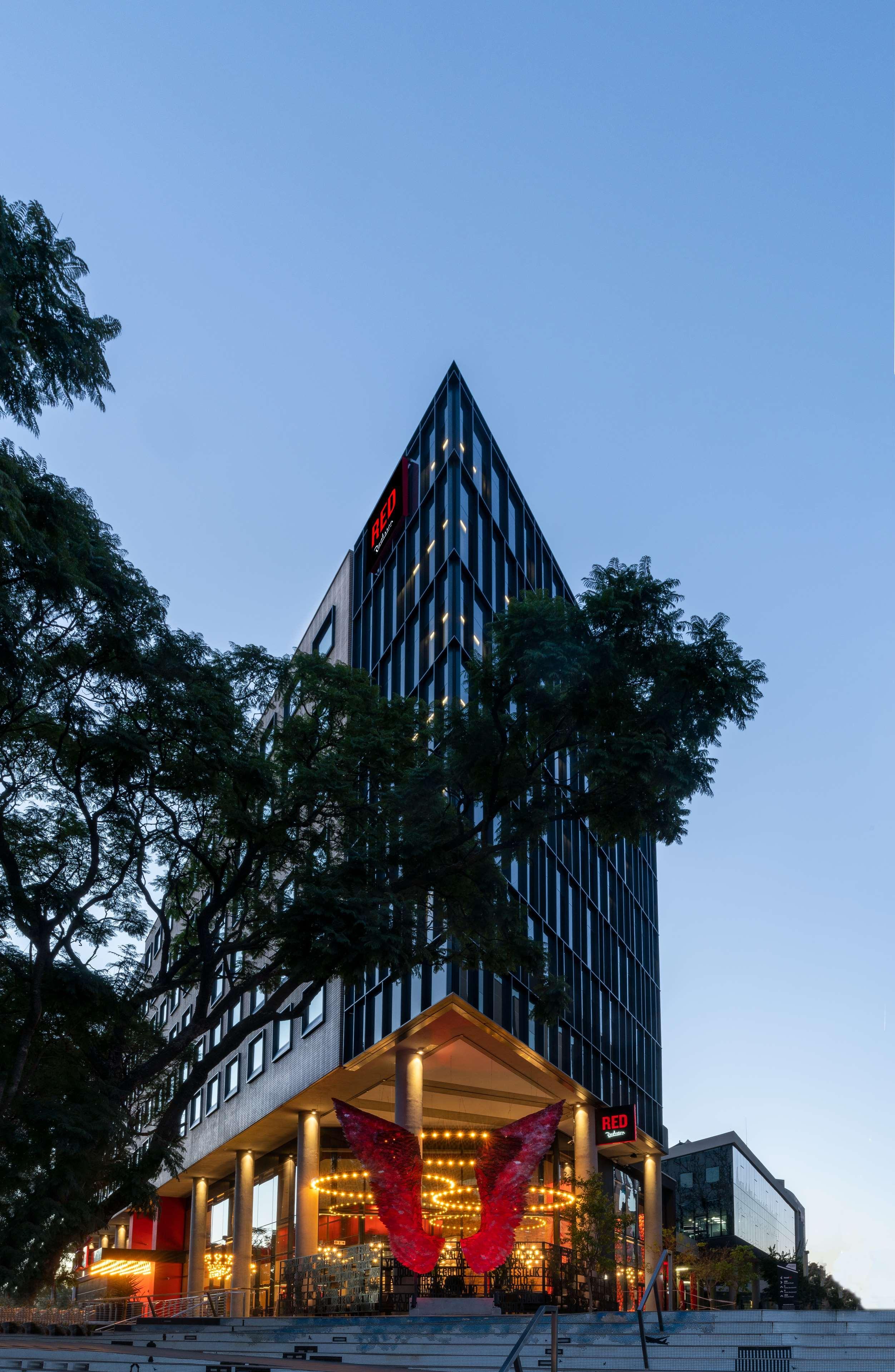 Radisson Red Hotel Johannesburg Rosebank Esterno foto