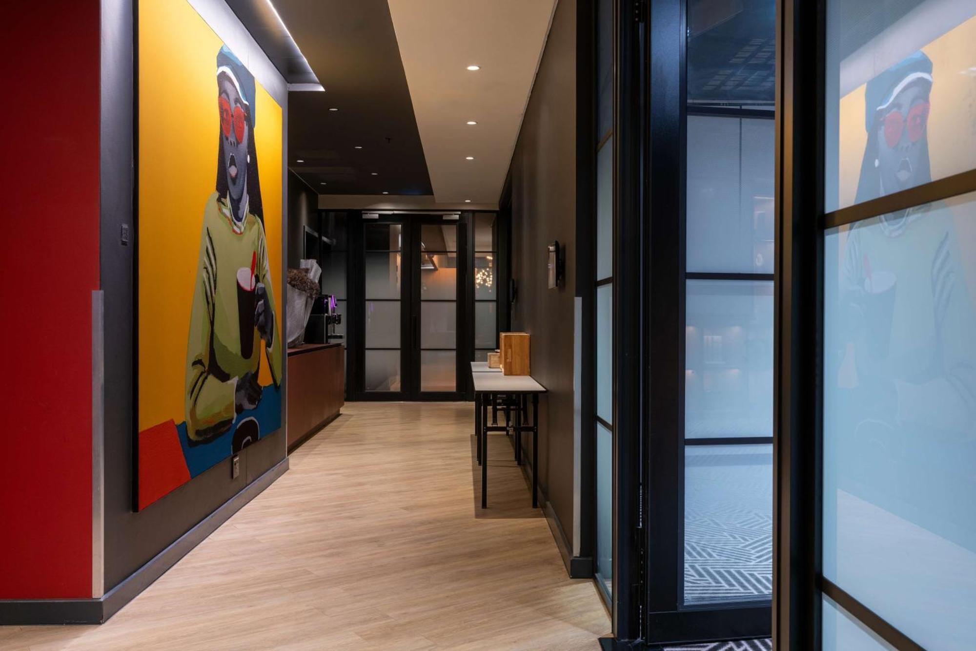 Radisson Red Hotel Johannesburg Rosebank Esterno foto